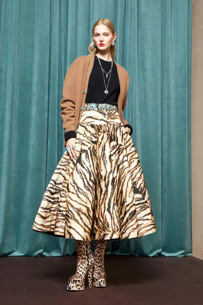 Look 30